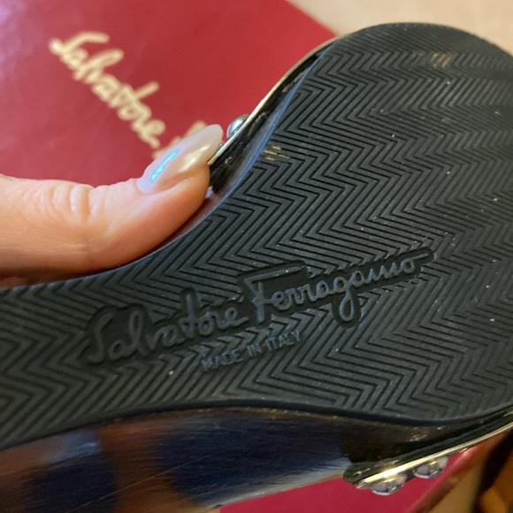 Vintage Salvatore Ferregamo Caterina sandals. - Picture 10 of 12